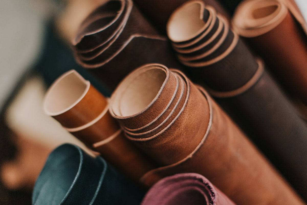 The Unique Characteristics of Full-Grain Leather: Why It’s Worth the Investment